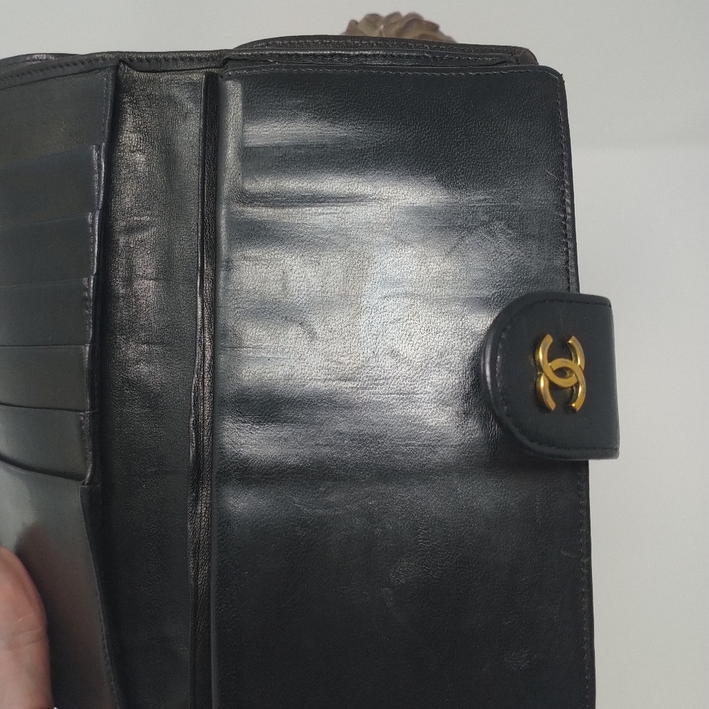 CHANEL Quilted Diamond pattern CC Gold Black Bifold Wallet with Chanel Box - Picture 14 of 17